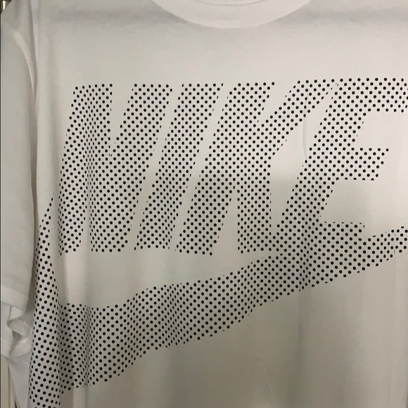 Men’s Nike Tee Shirt - Picture 2 of 3